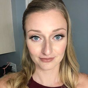 Meet your Posher, Angelia